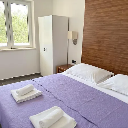 Saluto Ντουμπρόβνικ